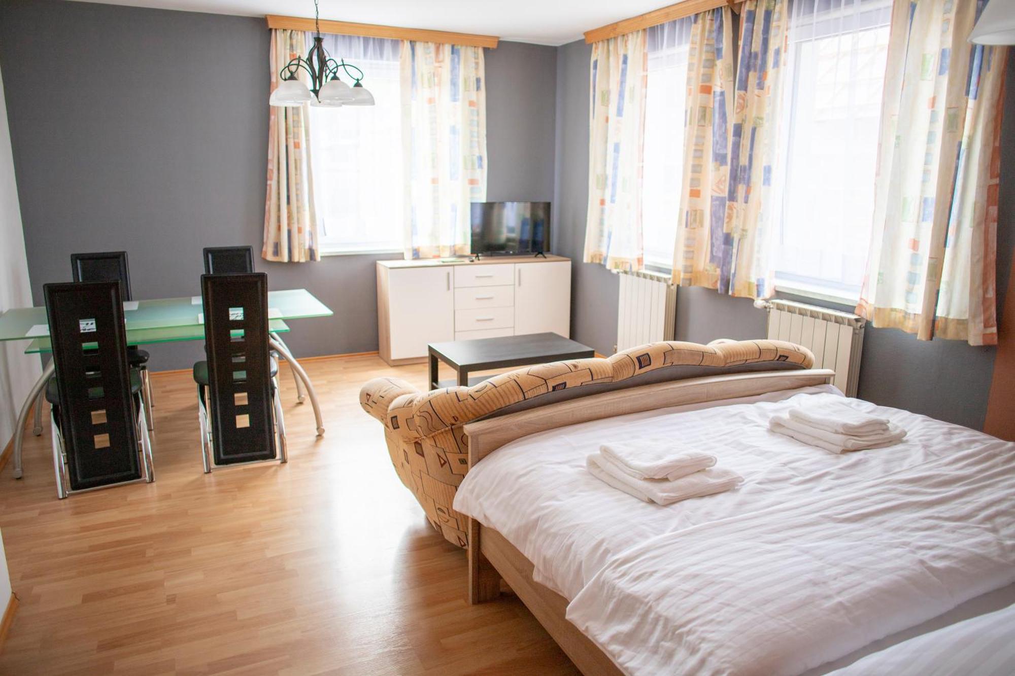 Penzion Janota Perná Bagian luar foto