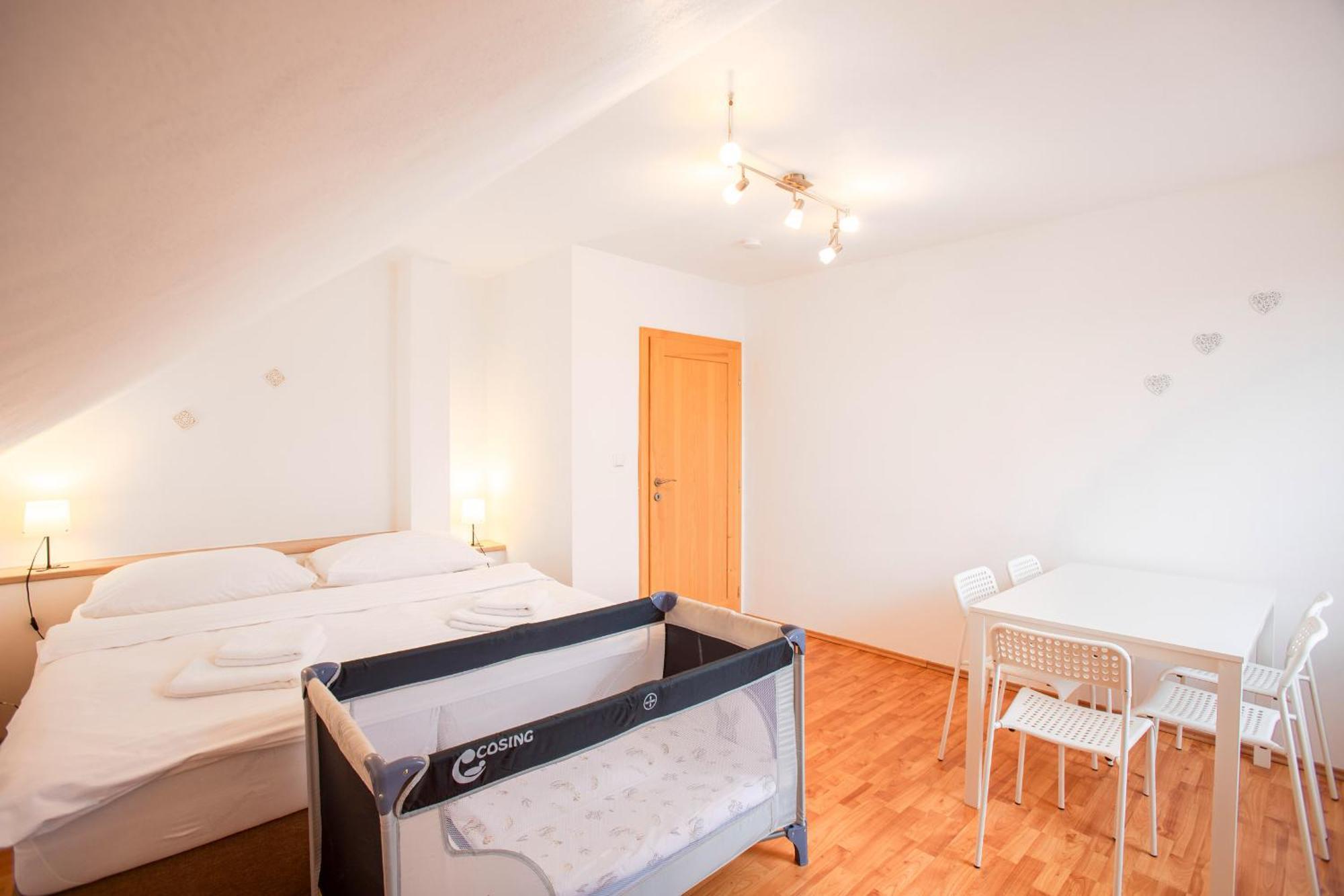 Penzion Janota Perná Bagian luar foto